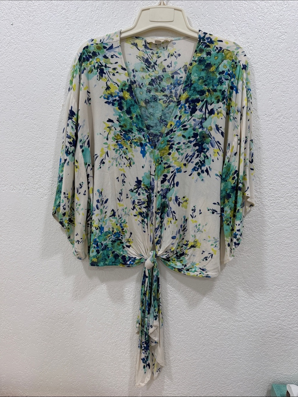 Lovestitch Floral Tie-Front V-Neck Women's Blouse-Cream w/Green & Blue Print Med